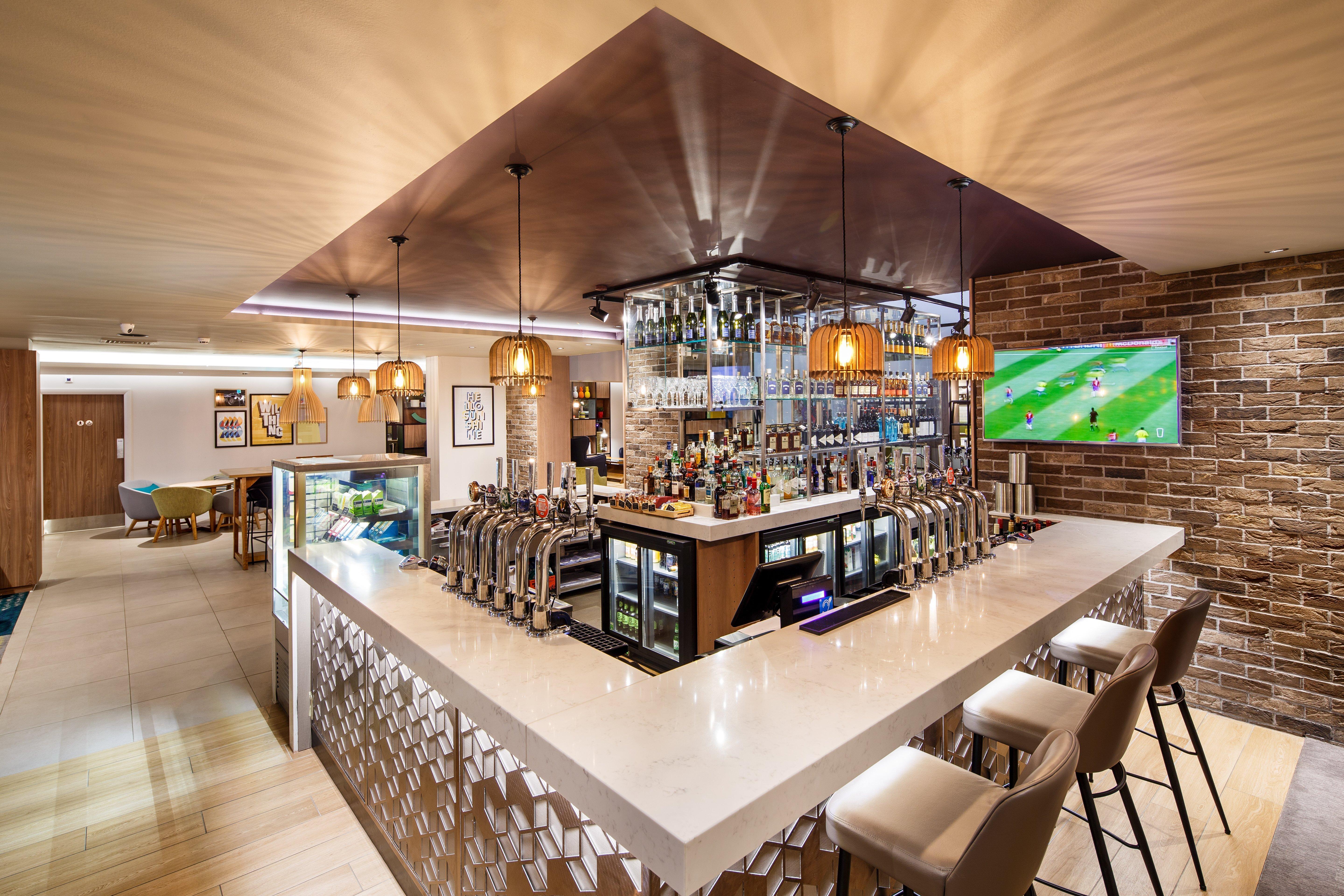 Holiday Inn Brentwood By Ihg Eksteriør bilde