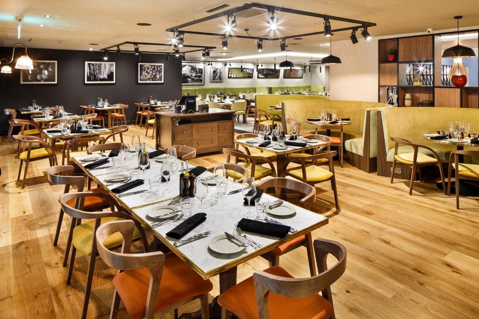 Holiday Inn Brentwood By Ihg Eksteriør bilde