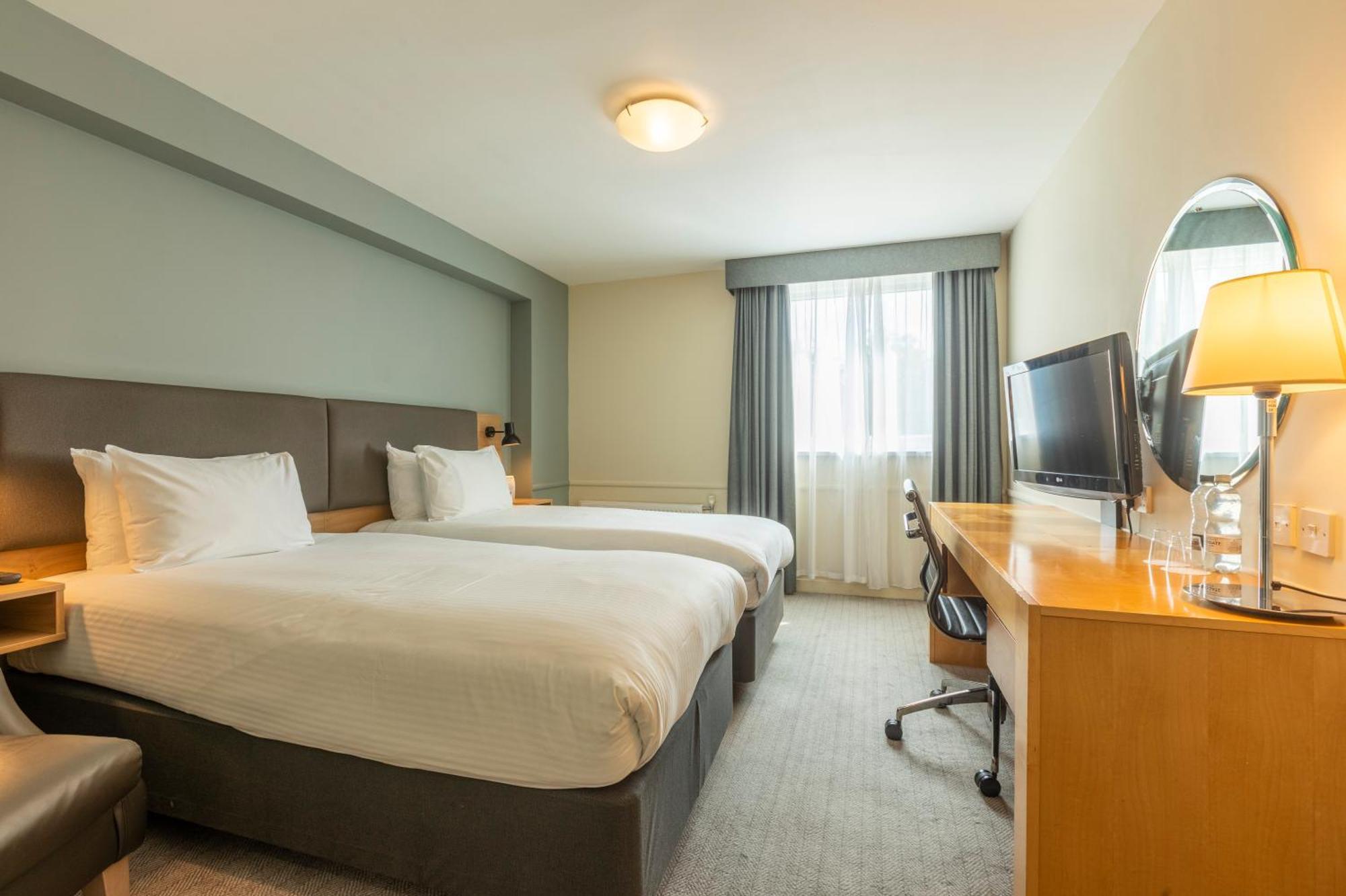 Holiday Inn Brentwood By Ihg Eksteriør bilde