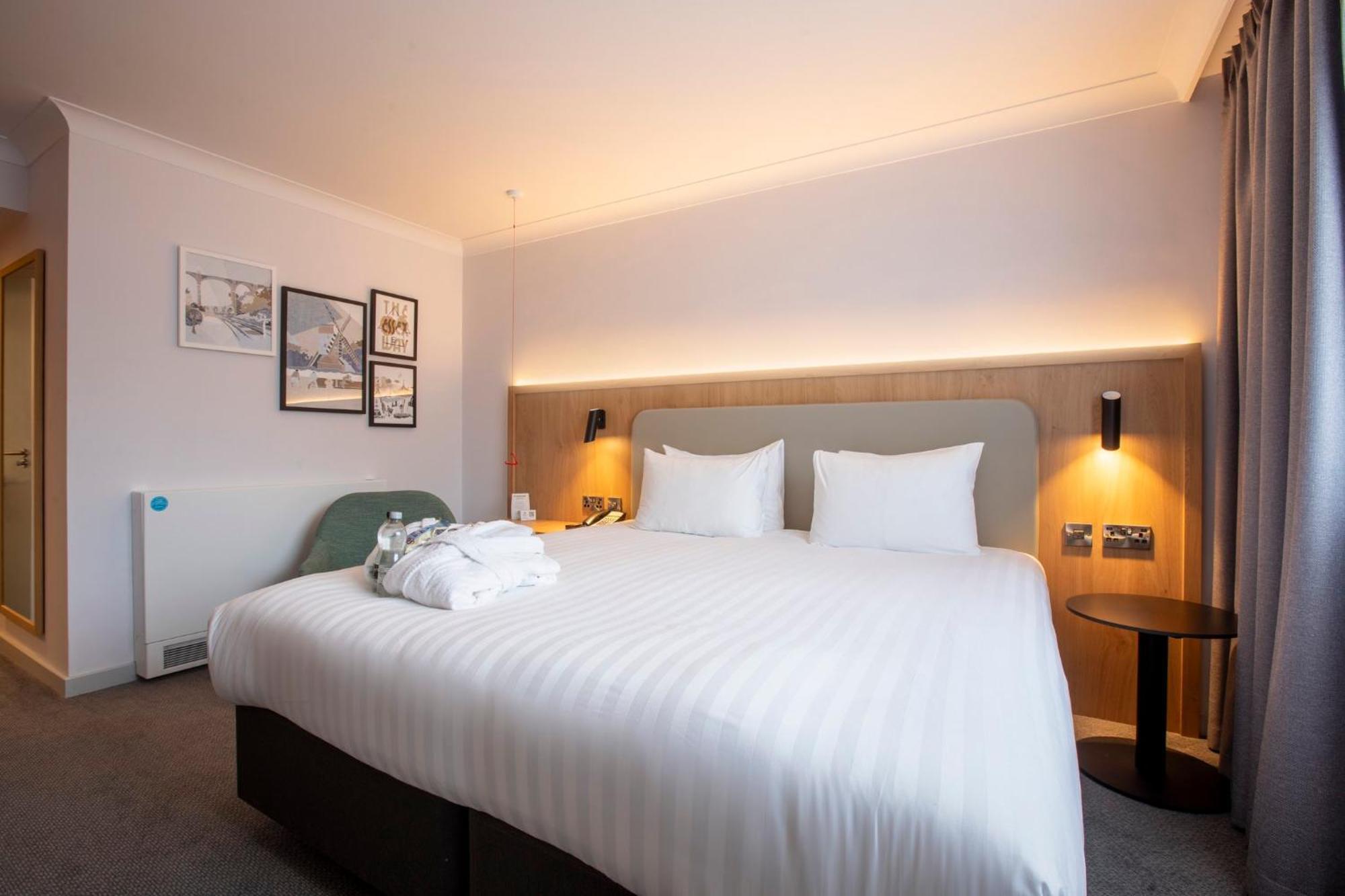 Holiday Inn Brentwood By Ihg Eksteriør bilde